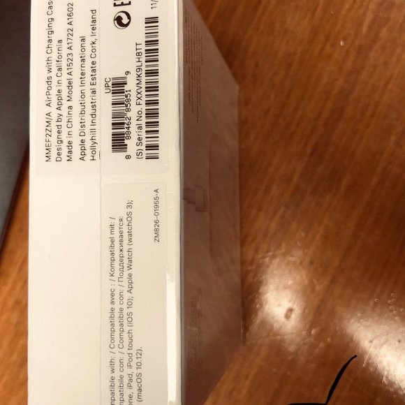 Apple Airpods 1st Generation With Charging Case - Picture 3 of 3
